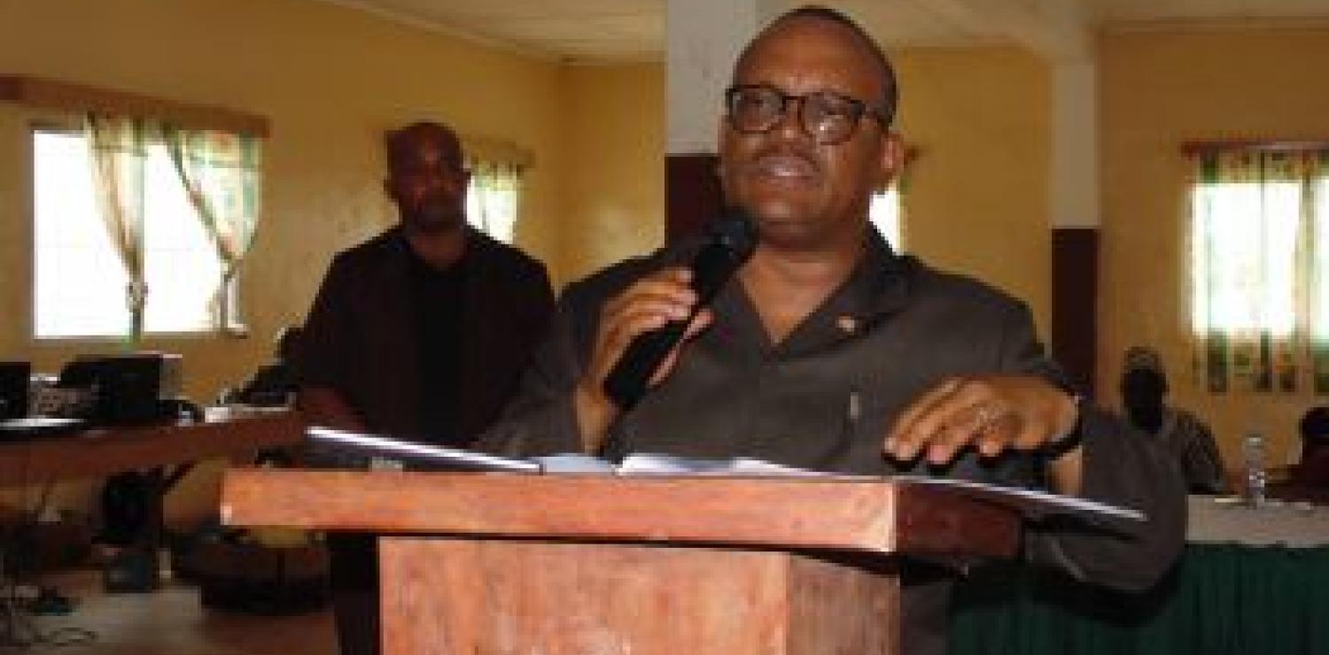 Governor Weeks addressing the 6th Annual General Meeting of LCUNA in Voinjam, Lofa County