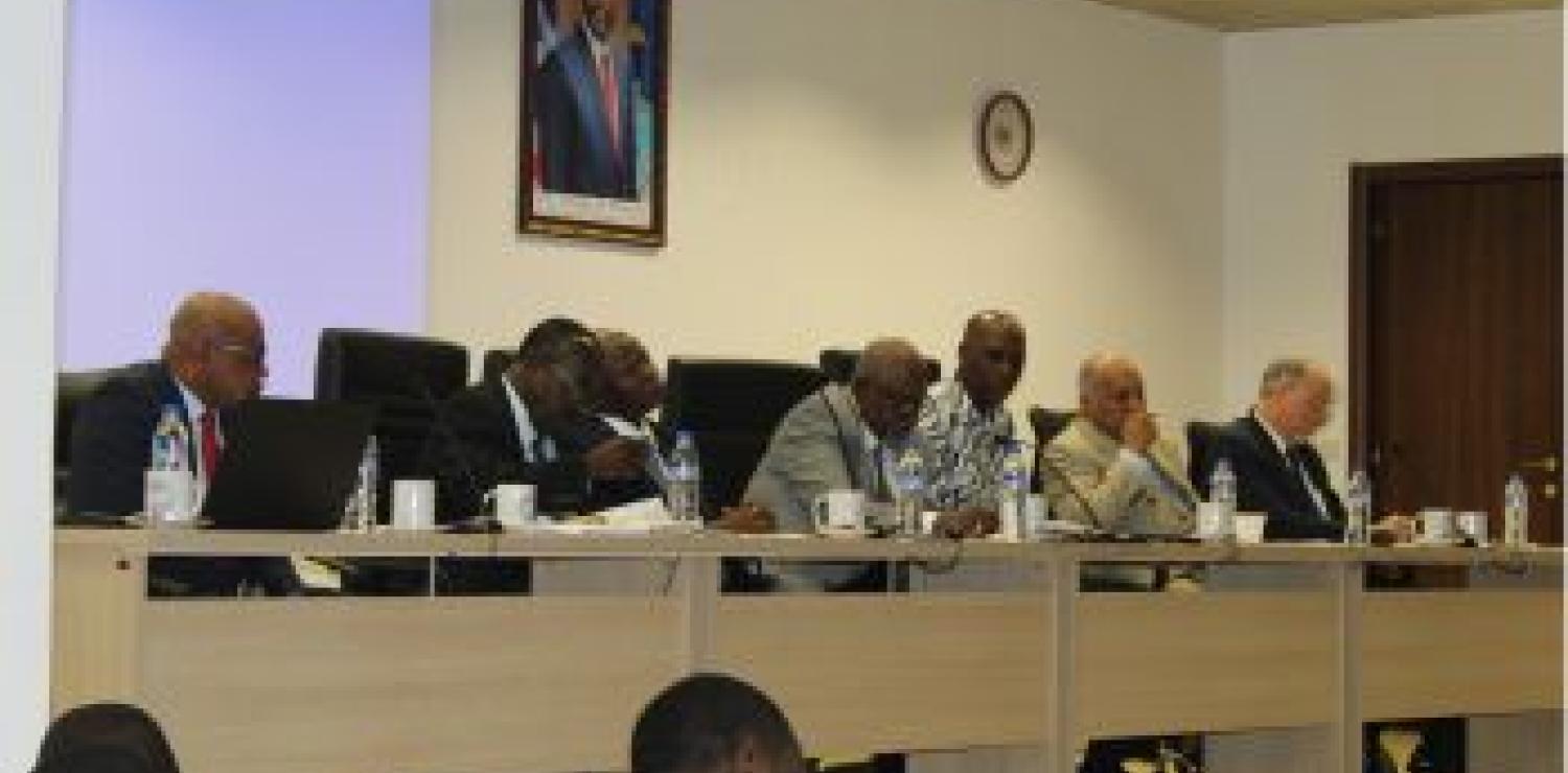Financial Experts discussing De-dollarization at CBL Economic Forum