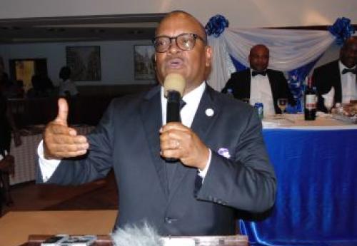 Gov. Weeks speaking at the honoring program of retired senior executives